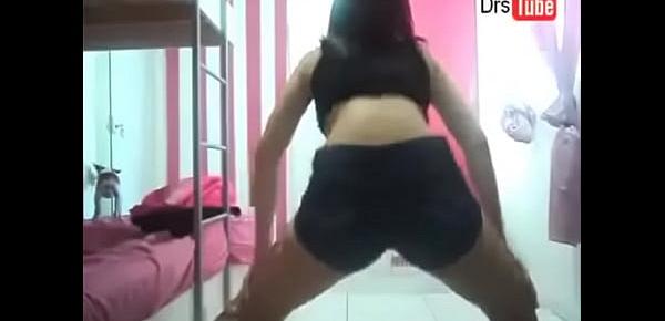  Amiga dançando funk